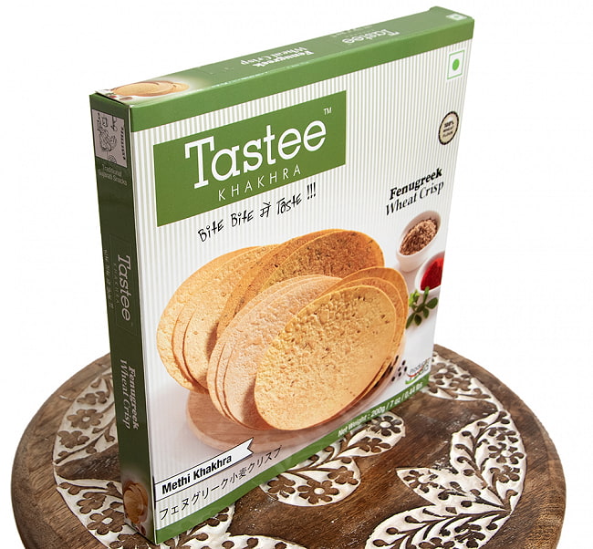 フェヌグリーク 小麦 クリスプ - インド 薄せんべい Fenugreek Wheat Crisp - Methi Khakhra 200g 【Tastee Khakhra】 2 - 斜めから撮影しました