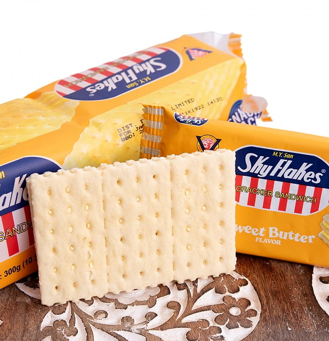 クラッカー スカイフレーク　サンドクラッカースイートバターフレーバー  - SkyFlakes CRACKERS SANDWICH SWEET BUTTER[300g] 5 - 中のクラッカーを出してみました