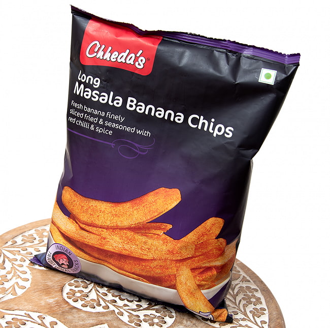 小さなバナナを揚げてマサラ味に - Long Masala Banana Chips 170g【Chhedas】 2 - 斜めから撮影しました