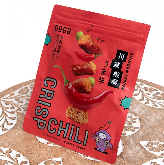 台湾スナック クリスプチリ 四川花椒(ホアジャオ)風味 30g - CRISP CHILLI 川辣椒麻 うま辛【台湾DOGA】 3 - 斜めから撮影しました