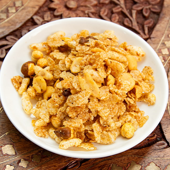 酸味と辛味の雑穀スナック ローストミレット ムンチ チャトパタフレーバー Roasted Millet Munch Chatpatai【ROASTY TASTY】 2 - おしゃれインドスナックです