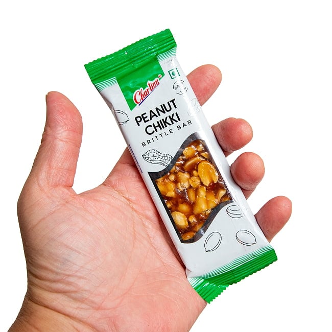 インドの伝統菓子 チャーリー ピーナッツチッキ 30g - Charliee Peanut Chikki 30g 3 - これくらいのサイズ感。