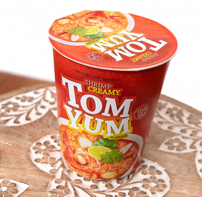 ミータイ クリーミー トムヤンクン ヌードル 2 - 斜めから撮影しました