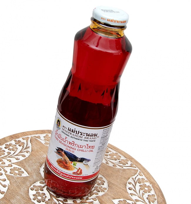シーズニングオイル 瓶 Lサイズ　タイのラー油 [たっぷり750ml]【メープラノム】 2 - 斜めから撮影しました