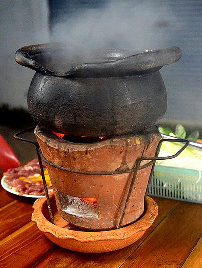 タイのハーブ鍋チムチュムが作れるお手軽セット【2-3人前 145g】 5 - 本場のチムチュムの写真です。美味しそう！！