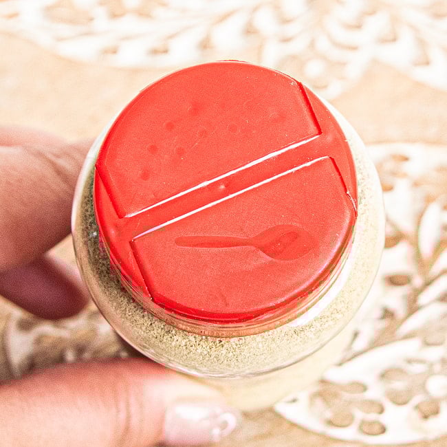 グリーンカルダモン パウダー - Green Cardamom Powder 【50gボトル】 4 - 用途に応じて選べる2WAYキャップとなっております。