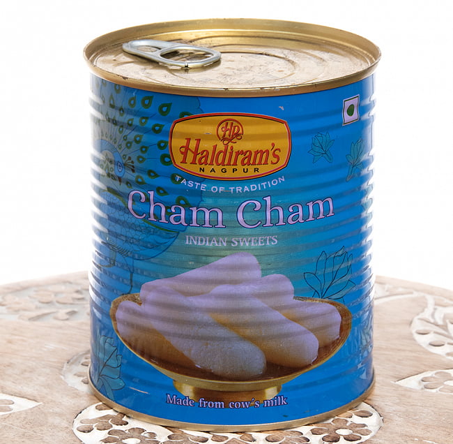 　【缶凹み有り】チャムチャム-Cham Cham　1kg【Hardirams】の写真1枚目です。甘くて美味しいスイーツです。ちなみに写真の色が変ですが…実際の缶もこんな色合いですインド スイーツ,インド お菓子,激甘,ミターイ,おみやげ,手みやげ