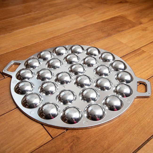 カノムクロック焼き器　タイの屋台菓子　アルミ製焼き型　28個 5 - 裏面の様子です