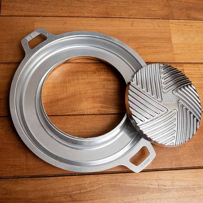 [30cm・着脱式]高品質アルミ製　ムーガタ　 タイの焼き肉しゃぶしゃぶ鍋　焦げ付きにくい 5 - 焼き面を外してみた様子です