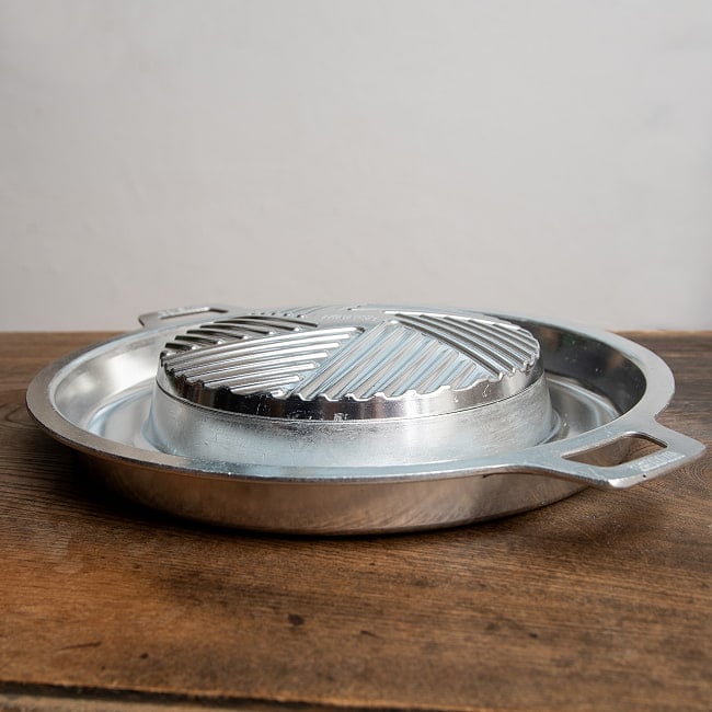 [30cm・着脱式]高品質アルミ製　ムーガタ　 タイの焼き肉しゃぶしゃぶ鍋　焦げ付きにくい 8 - 真横から見た様子です