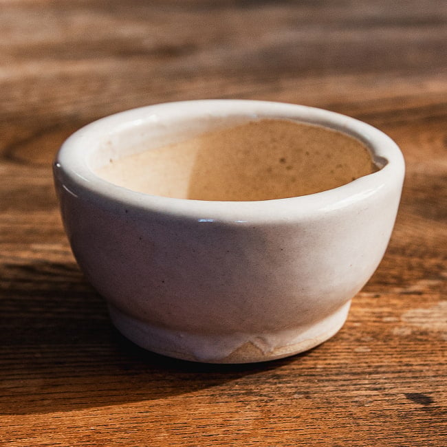 手作りのミニスパイスグラインダー バラナシ 陶器製 直径8.5cm程度 乳鉢 5 - うえからの様子。