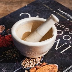 手作りのミニスパイスグラインダー バラナシ 陶器製 直径8.5cm程度 乳鉢の画像