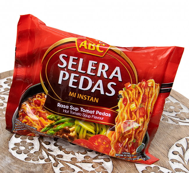 【送料無料・34個セット】ABCインスタントラーメン辛ロトマト味 3 - 斜めから