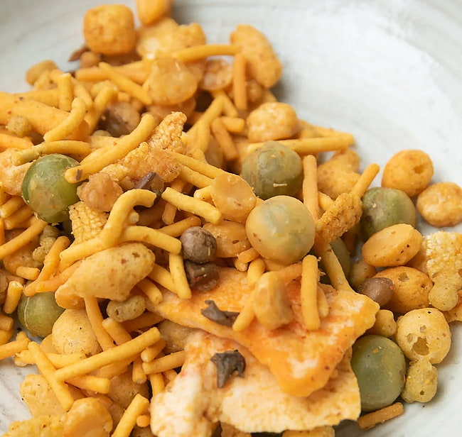 【送料無料・15個セット】インドのお菓子 インド スナック ミックス - INDIAN SNACKS MIXTURE 4 - 中身はこんな感じです。