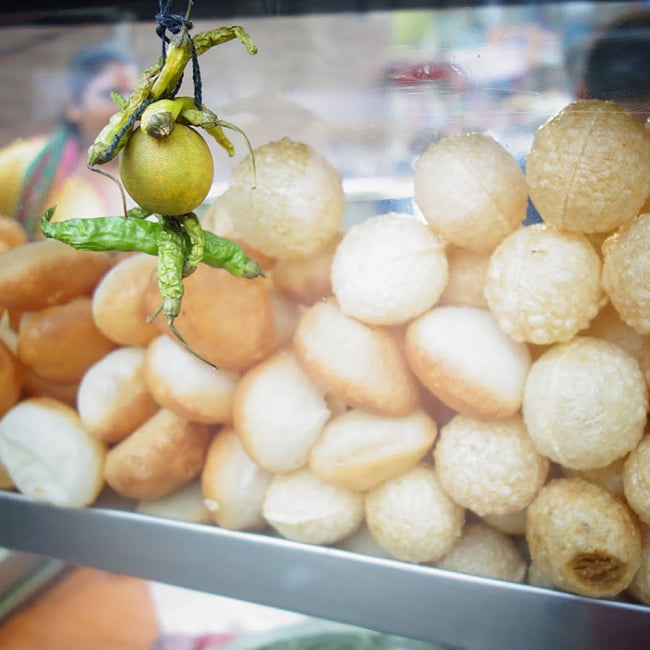 【送料無料・15個セット】パニプリ・フライアム - Pani Puri 6 - 本場インドではこのようにして売っています