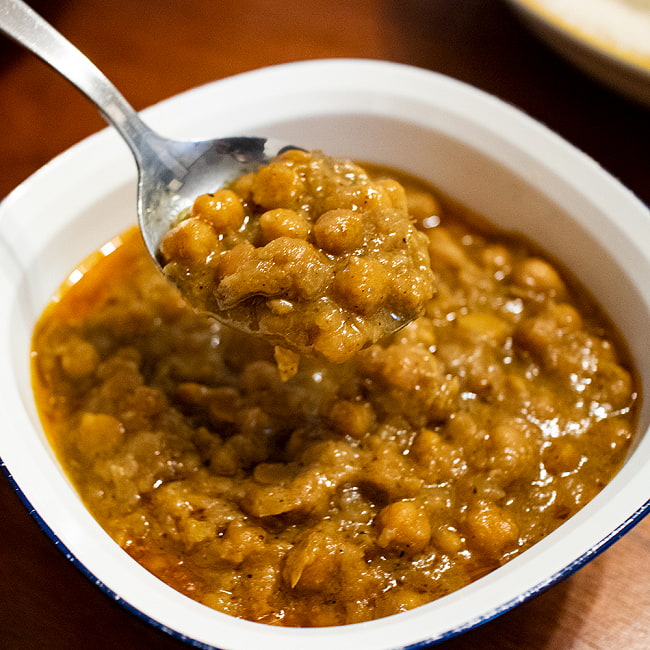 【24個セット】ラホーリ チョレ カレー - ガルバンゾー(ひよこ豆)のカレー - Lahori Choley 【Freshmate】 7 - 豆の甘みが効いたマイルドなカレーです。