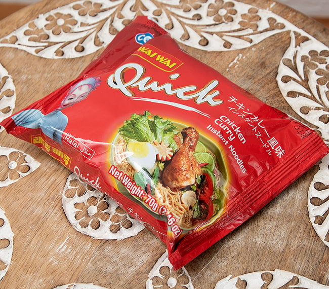 【ケース販売・30個セット】WAIWAI Quick - ネパールのインスタントヌードル【チキンカレー風味】 4 - 斜めから撮影しました