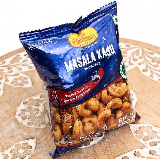 【12個セット】マサラ カシュー -  MASALA KAJU 40g 【Hardiram's】 3 - マサラまみれのカシュー達。結構たくさん入っていますが、あっという間になくなっちゃいます。