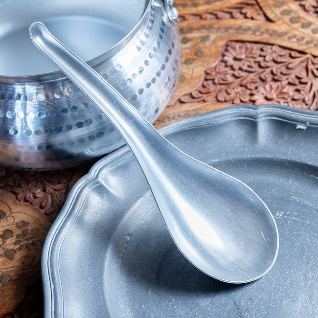 【5個セット】ベトナムの昔ながらの特大レンゲ　無骨でかわいいアルミ製　取り分け　サービング用 3 - 全体写真です