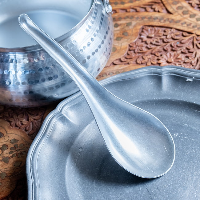 【10個セット】ベトナムの昔ながらの特大レンゲ　無骨でかわいいアルミ製　取り分け　サービング用 3 - 全体写真です