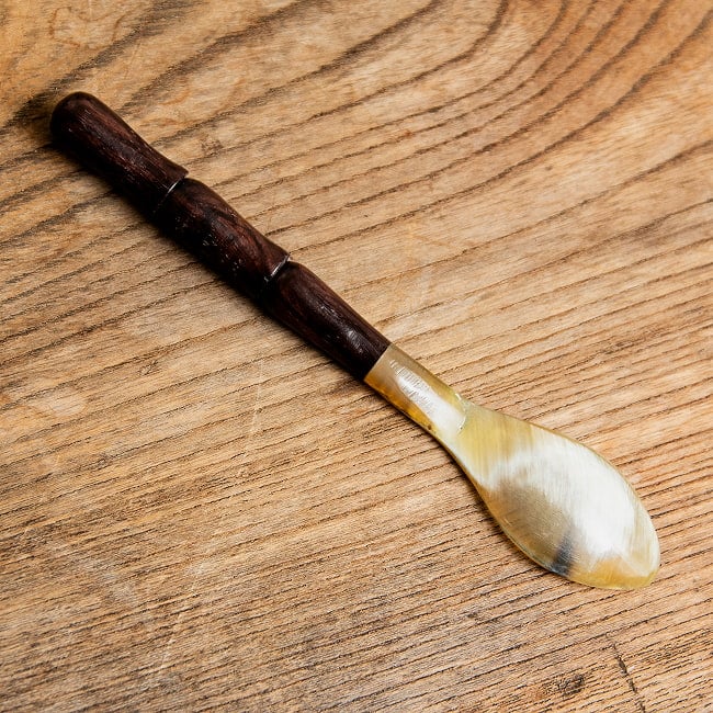 【6個セット】水牛の角と木のスプーン　キャトルホーン　美しいべっ甲模様[約15.5cm×2.5cm] 6 - 裏面の全体写真です