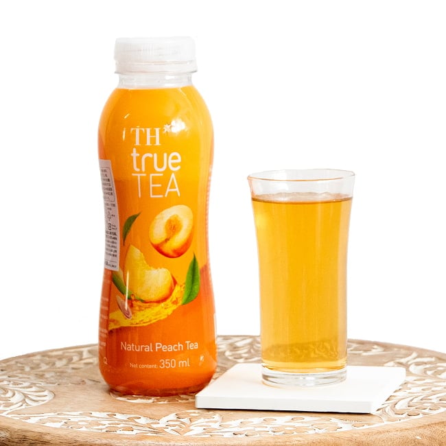 【12個セット】ピーチティー TH true TEA - 350ml 5 - 同ジャンル品のピーチティーをコップに入れてみたところです。