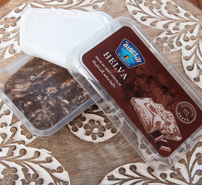 【6個セット】アラブのスイーツ ハルワ・シャミア - ゴマペースト チョコレート風味 200g  【LE MOULIN】 4 - 蓋を開けてみました
