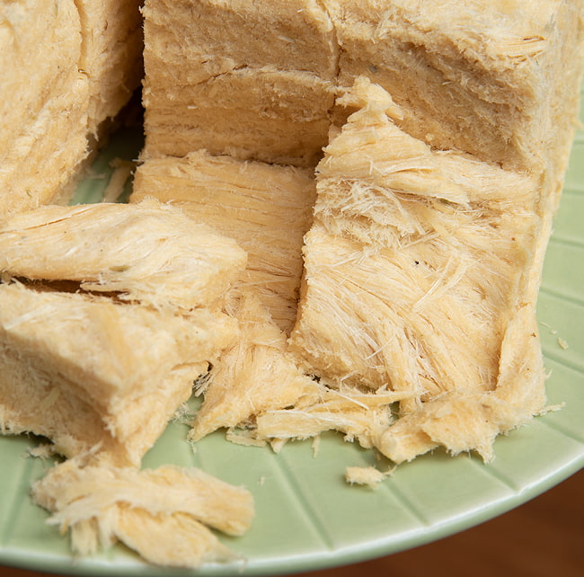 【6個セット】インドのお菓子  ソーン パブディ カルダモン味 - SOAN PAPDI ELAICHI[Cheeda 8 - 中を開けてみました。さっくり、ほろほろ