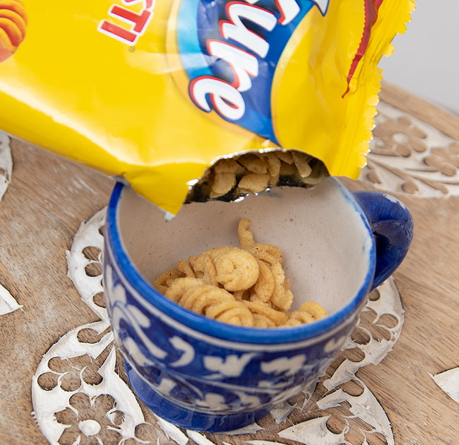 【6個セット】インドのスナック KurKure【Masala Twisteez味】 7 - 中身を開けてみました