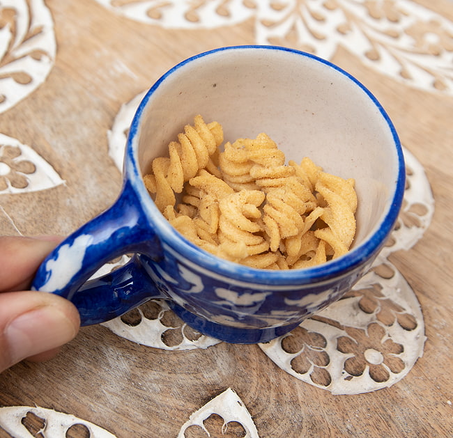 【6個セット】インドのスナック KurKure【Masala Twisteez味】 8 - 中身を開けてみました