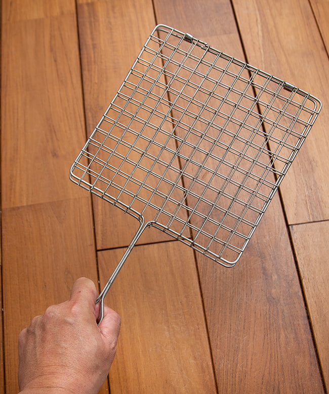 【3個セット】ベトナムの挟み焼き網 9 - 手に取るとこれくらいの大きさです。