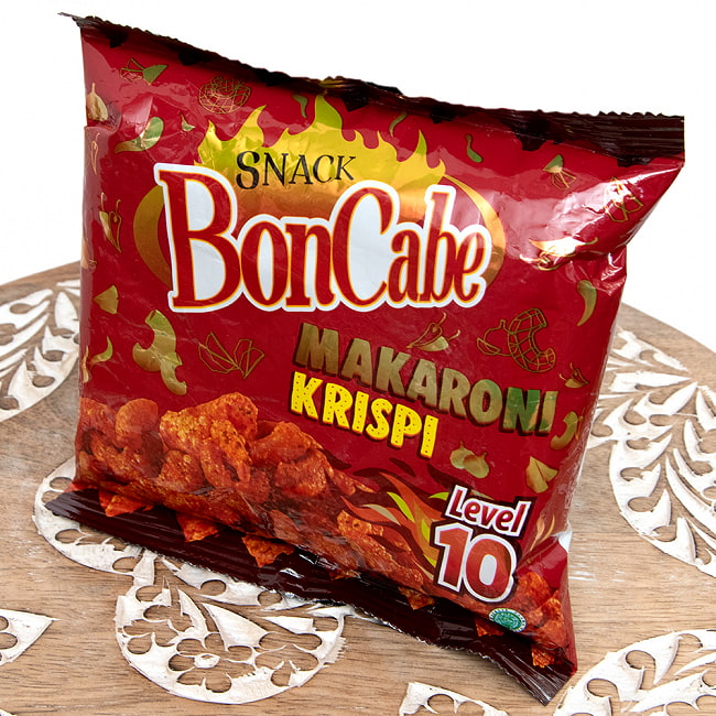 【10個セット】インドネシア激辛 クリスプ マカロニ ボンチャベ - Makaroni Krispi Level 10 【BonCabe】 3 - パッケージを斜めから撮影しました