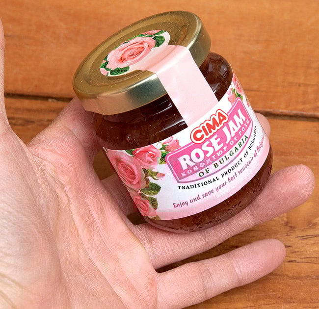 【6個セット】ブルガリア ダマスク ローズ ジャム【220g】 5 - サイズ比較のために手に持ってみました