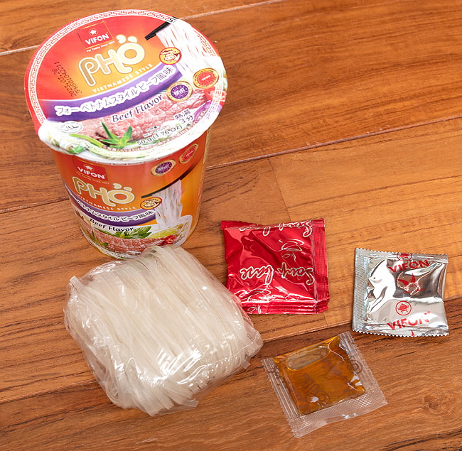 【6個セット】フォー ベトナムスタイル インスタント カップ麺 【VIFON】ビーフ風味 7 - 斜めから撮影しました