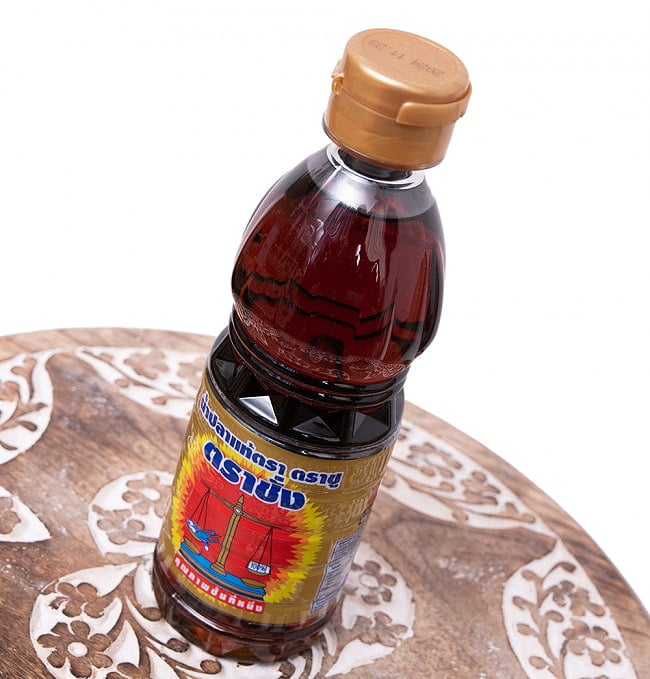 【6個セット】ナンプラー ゴールド - 高級フィッシュ ソース [300ml] 【バランス】 3 - 手に持ってみました。毎日使う方に便利なサイズ。色々、使えます。