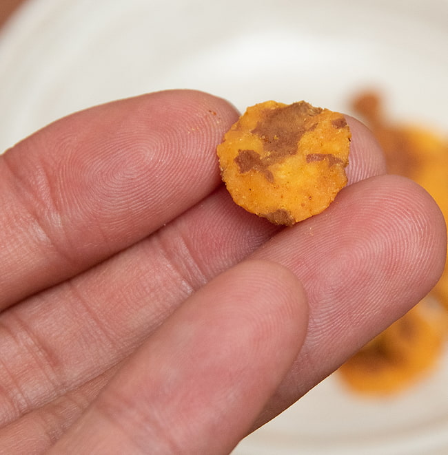 【6個セット】インドのお菓子 潰しチャナ豆のスパイシースナック - チャナ　ジョル　ガラム - CHANA JOR GARAM 150g[HARDIRAMs] 7 - パリパリで美味しいですよ♪