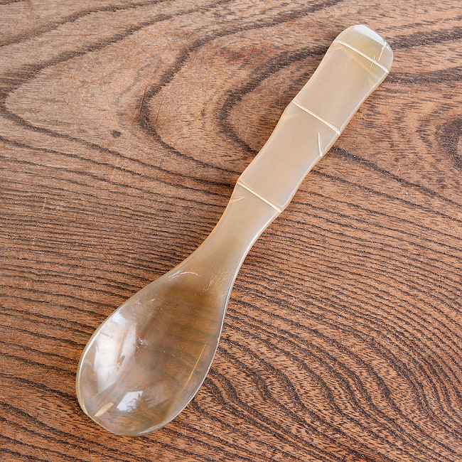 キャトルホーン　水牛の角のスプーン　美しいべっ甲模様[15cm×3.5cm]の写真食器,アジア 食器,ベトナム 食器,水牛,キャトルホーン,べっ甲柄,カトラリー