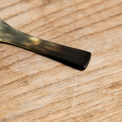 キャトルホーン　水牛の角のミニスプーン　とても小さなサイズ　美しいべっ甲模様[6.2cm×2cm] - サブ4