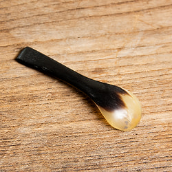 キャトルホーン　水牛の角のミニスプーン　とても小さなサイズ　美しいべっ甲模様[6.2cm×2cm] - サブ5