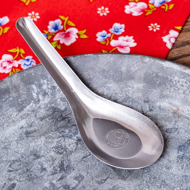 ベトナムのしまうまマーク付き　屋台のレンゲ　スプーンの写真縞馬,シマウマ,ベトナム料理,フォー,食器,スプーン,匙,れんげ,レンゲ