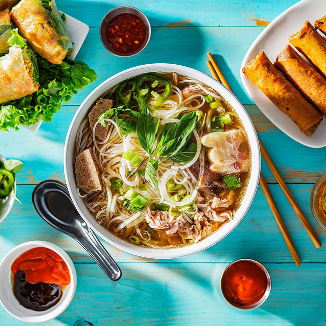 ベトナムの麺すくい（浅型）フォーやブンなどの湯切りに 8 - フォーやブンなどの麺類を作る際に
