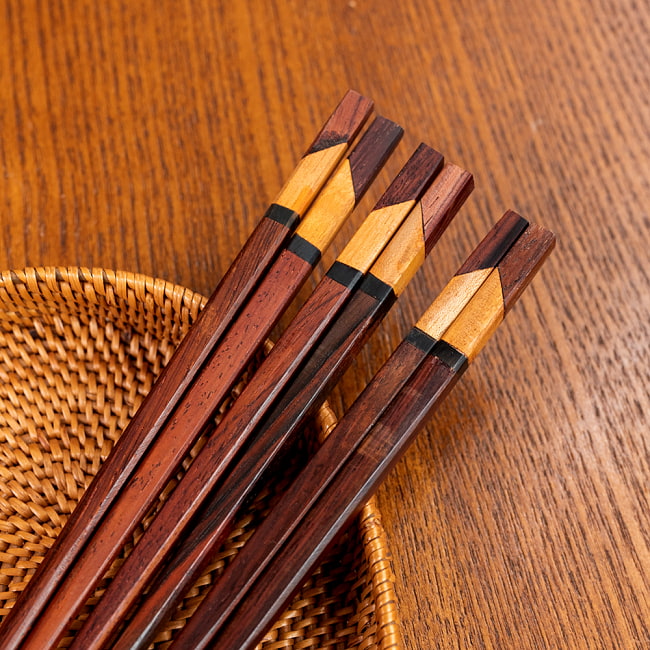 ベトナムからやってきた アジアン箸 7 - 天然素材を用いて、手作りしている為、それぞれこのような個体差がございます。