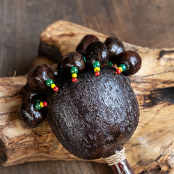 木の実が奏でる優しい音色のシェイカー｜バリ島の手作りパーカッション・ゴムの木の実が響くナチュラル楽器 - サブ3