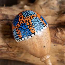 軽やかに鳴る 鮮やかドットペイントの木製シェイカー｜手描き模様とナチュラルウッドのやさしい楽器 - サブ3