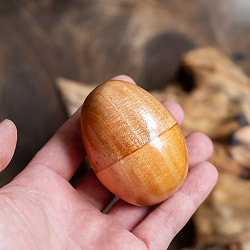 〔Mサイズ 約6.8cm〕木目が綺麗なプレーンタイプ 木製エッグシェイカー｜ころんと可愛い卵型マラカス・バリ島のナチュラルパーカッション - サブ2