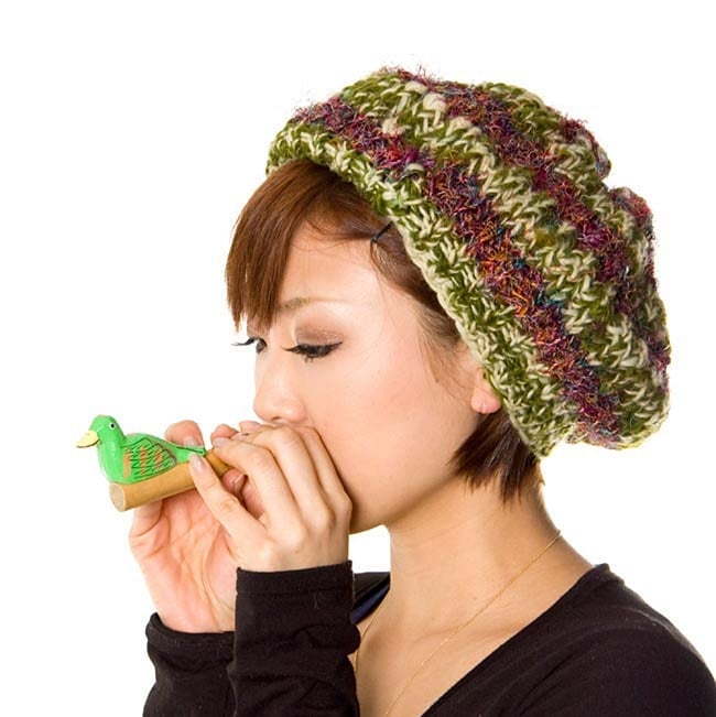 カルガモ　ガーガー笛 黄 4 - 実際に吹いてみるとこのくらいの大きさです。