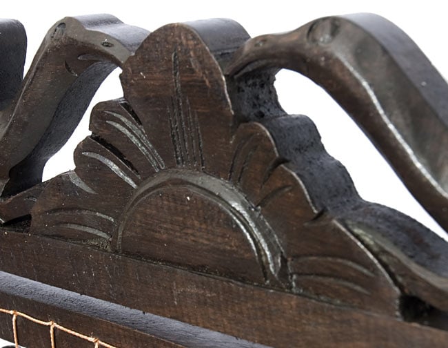 バリ島のハンガーチャイム【25cm×35cm】 2 - 中心の拡大写真です。手作りの商品為、彫り方に1点1点違いがあります。あらかじめご了承下さいませ。