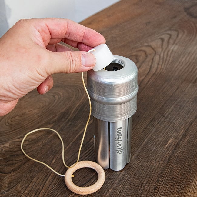 Wayunki(ワユンキ)- 瞑想のための音の彫刻 5 - ストリングモードの場合はこのようにねじ込むことでお使いいただけます。