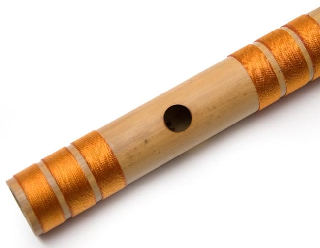 高品質コンサート用バンスリ(BASS F#管)の商品写真 3枚目 上部、この穴に口を当てます