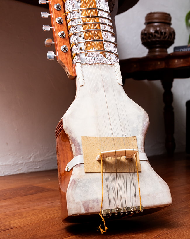 ディルルバ(Dilruba)　北インドの擦弦楽器　PALOMA製 7 - 下部拡大写真です